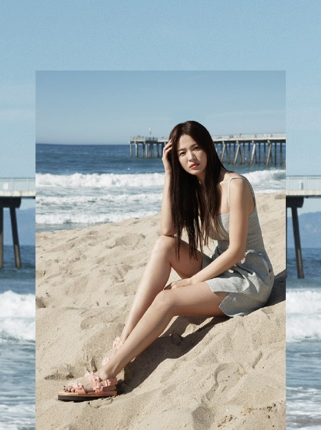 Mỹ nhân độc thân quyến rũ Song Hye Kyo khoe dáng thon với crop top ảnh 10