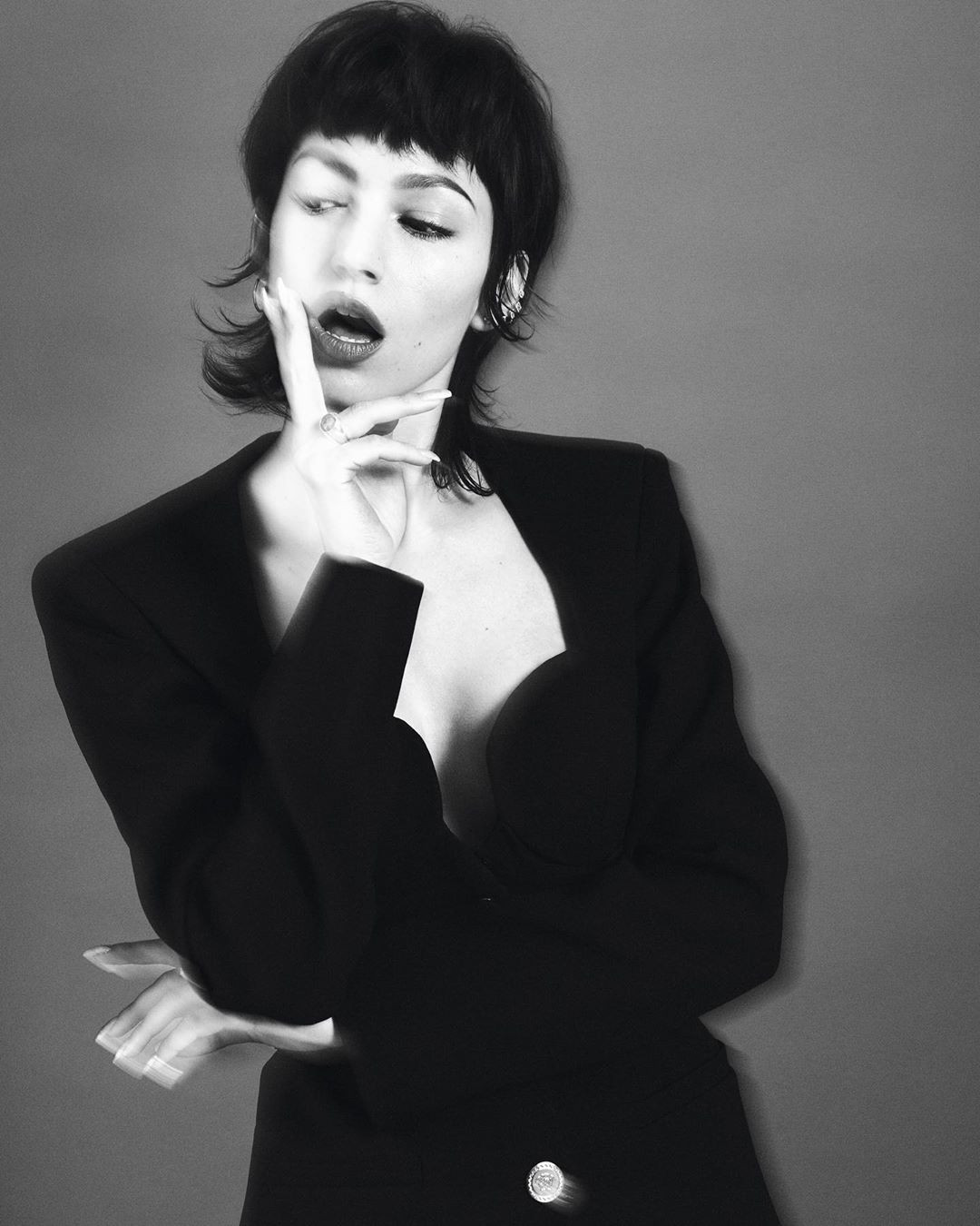 Sắc vóc đẹp xiêu lòng của mỹ nhân 'bom tấn gây sốt' Money Heist ảnh 4