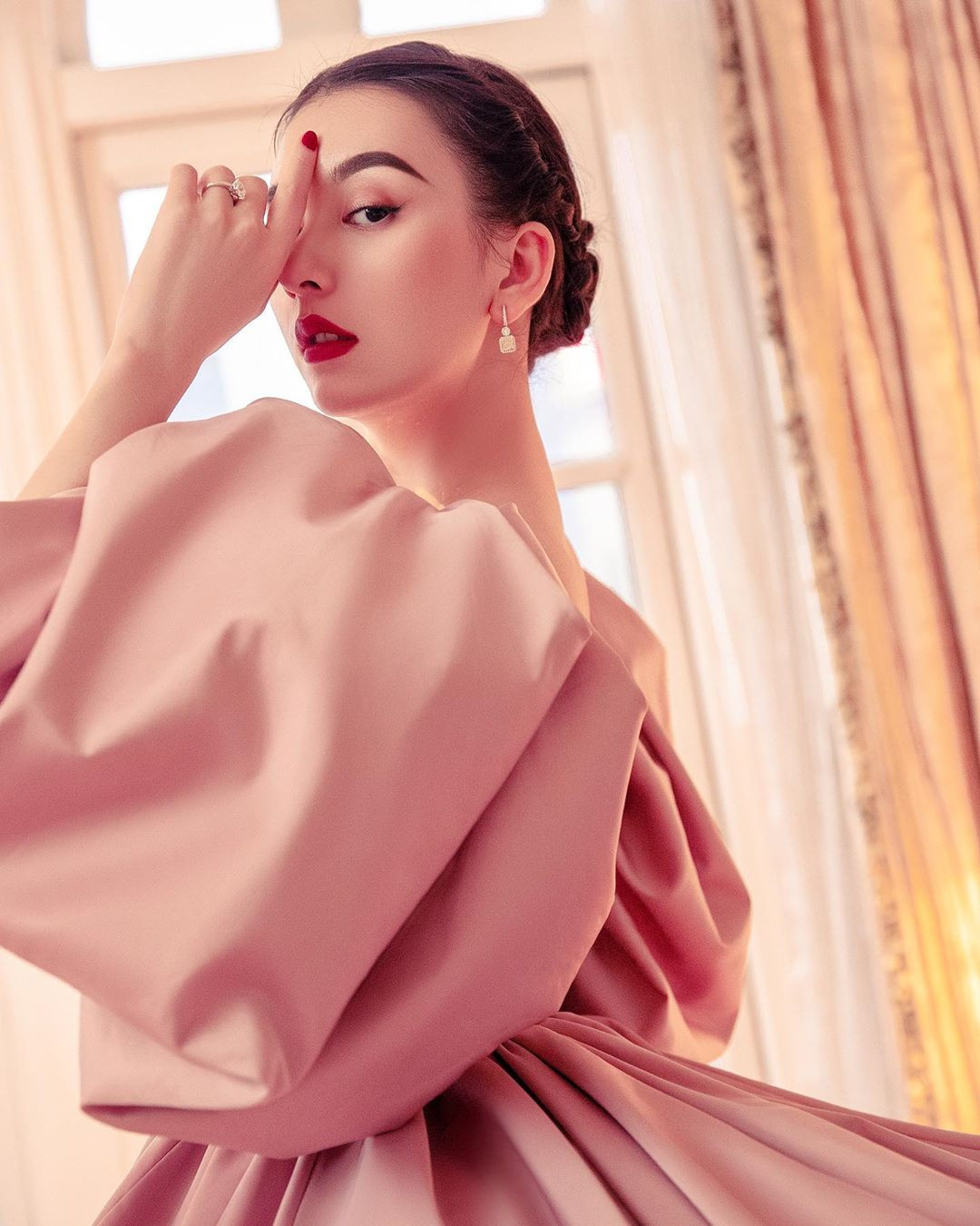 Vợ kém 23 tuổi của 'thiên vương' Quách Phú Thành lộng lẫy như công chúa ảnh 7