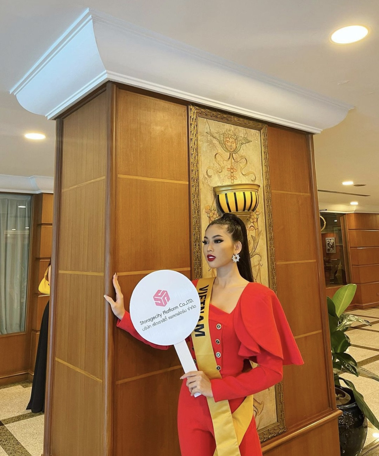 Lần thứ 3 mặc lại váy của Hương Giang ở Miss Grand, Ngọc Thảo đang có chiến lược gì? ảnh 1