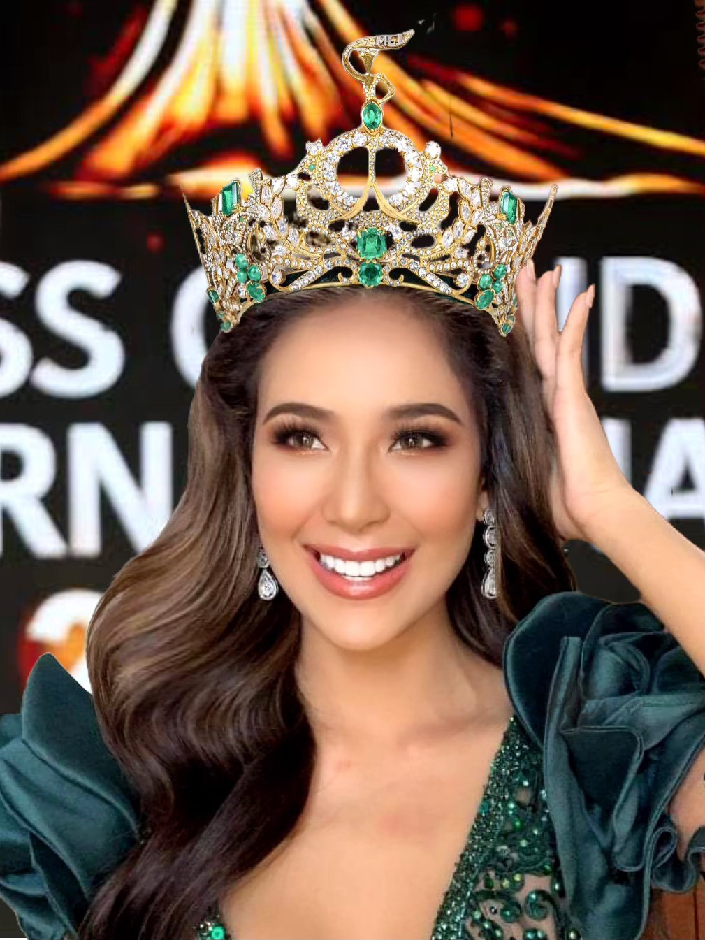 Ngọc Thảo diện váy xẻ vòng 1 nóng bỏng, thực hiện thử thách biểu cảm vương miện Miss Grand ảnh 5