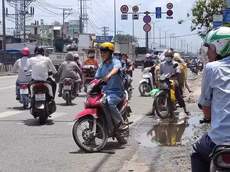 Cận cảnh khúc cua 'tử thần' ở quận Bình Tân ảnh 5