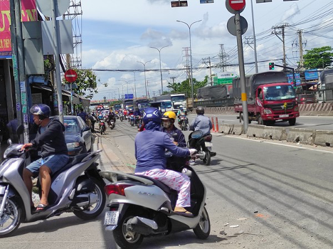 Cận cảnh khúc cua 'tử thần' ở quận Bình Tân ảnh 3