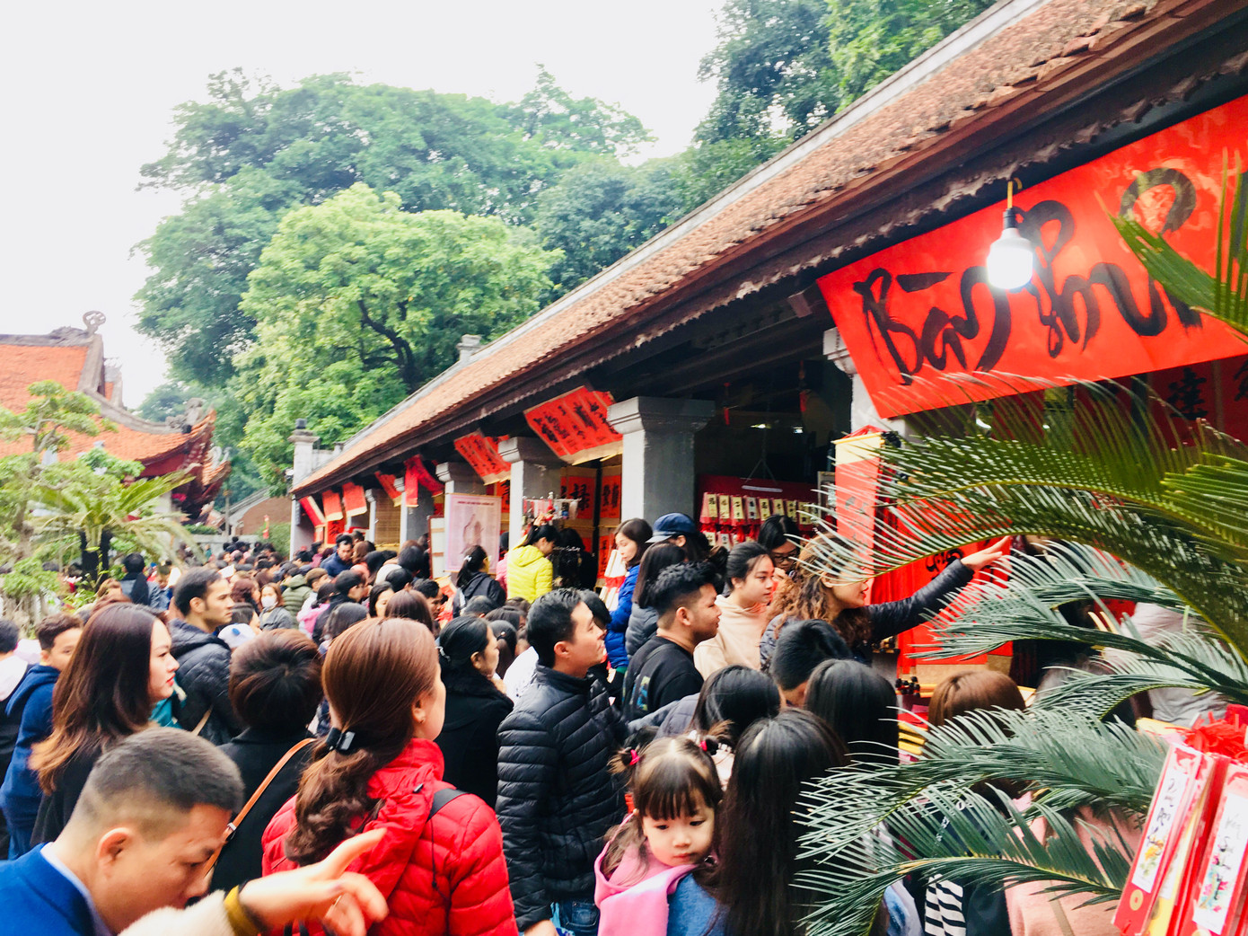 Hà Nội dừng đón khách, đóng cửa di tích phòng dịch corona ảnh 1