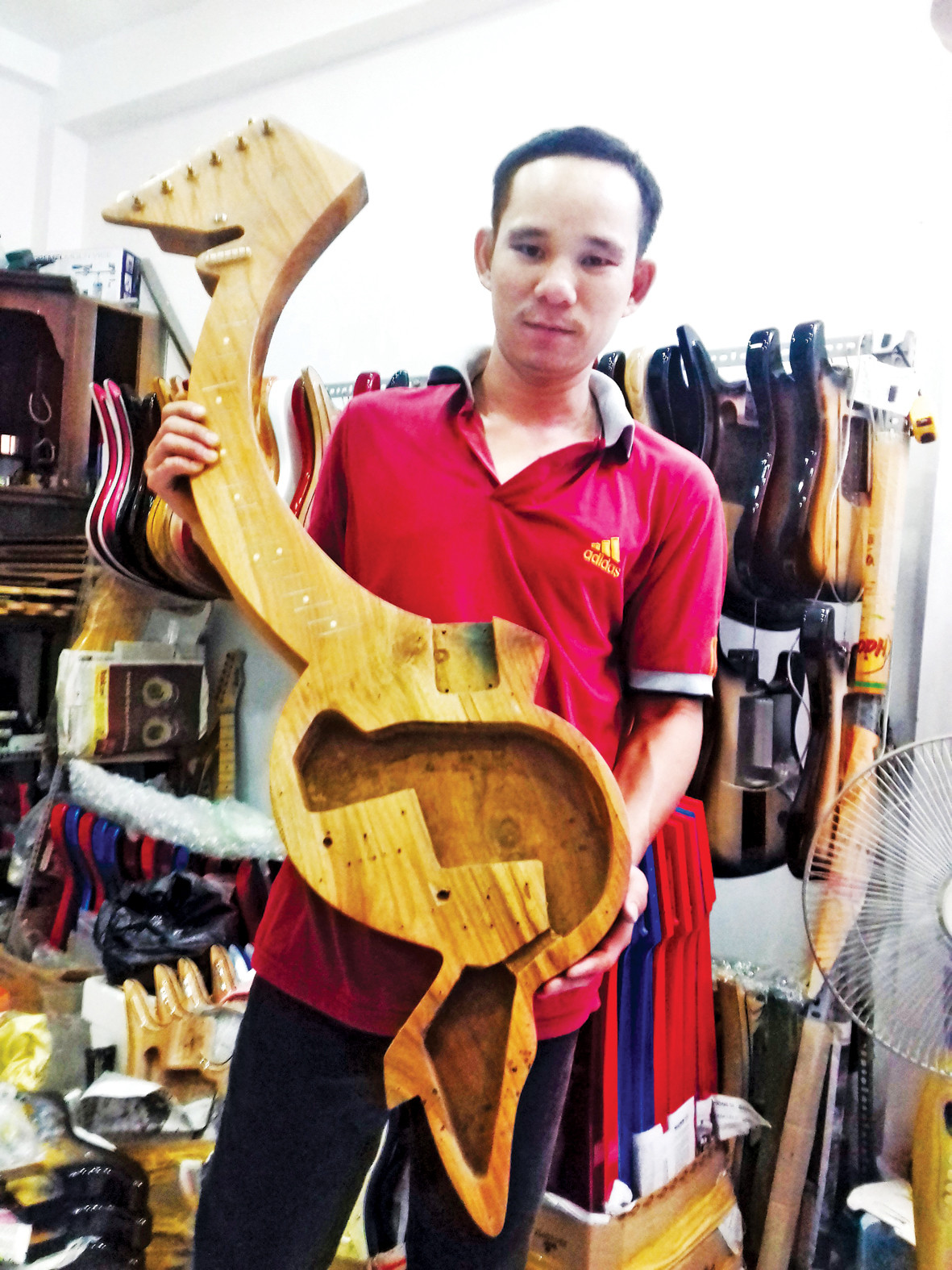 Thành phố những 'ai nghèo cũng có cây đàn ghi ta' ảnh 2