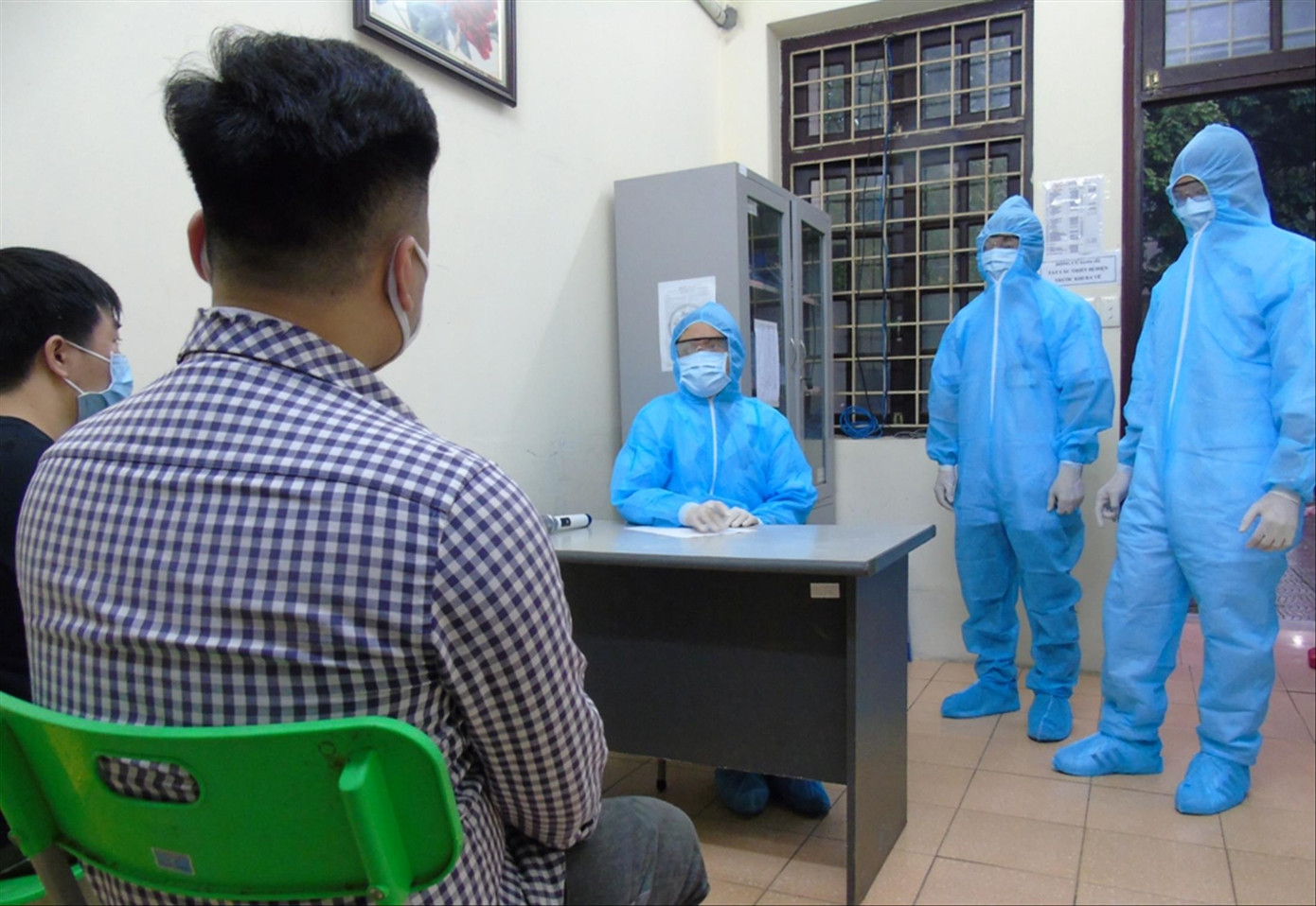 Chống dịch ở cõi... mê ảnh 1