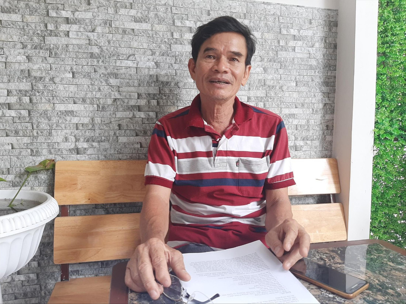 Cựu chiến binh bán đất lắp xà đơn cho học sinh ảnh 1