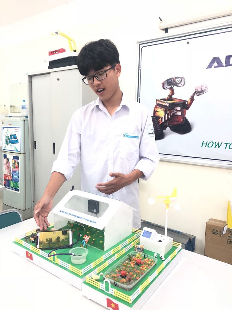 Mô hình nhà kính trồng rau của học sinh cấp 3 ảnh 1