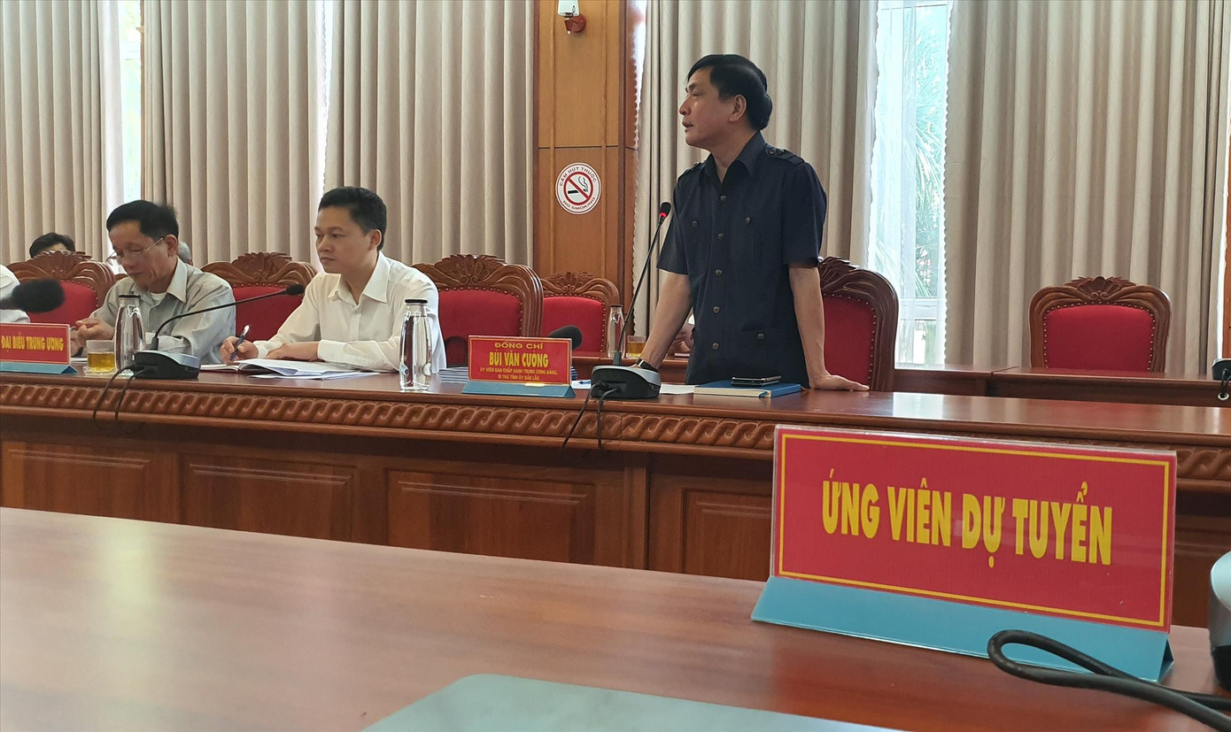 Tận thấy cuộc tuyển chọn bí thư huyện uỷ ảnh 1