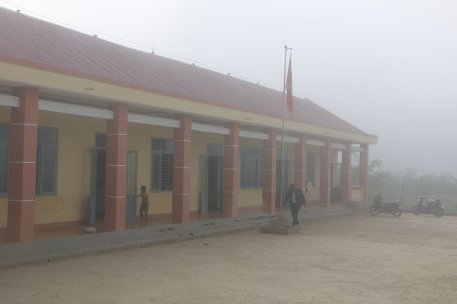 Thắt ruột khi thầy giáo vùng cao nói: “Em sợ khi về con không nhận ra mình” ảnh 4