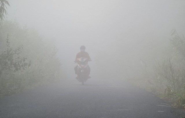 Thắt ruột khi thầy giáo vùng cao nói: “Em sợ khi về con không nhận ra mình” ảnh 1