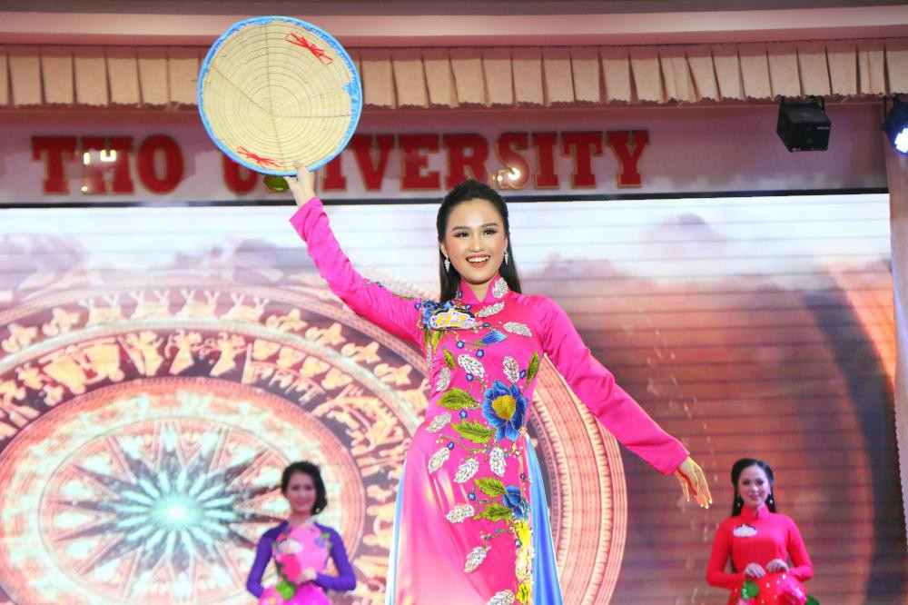 Lung linh nhan sắc nữ sinh viên “Hoa khôi ĐH Nam Cần Thơ 2020” ảnh 12
