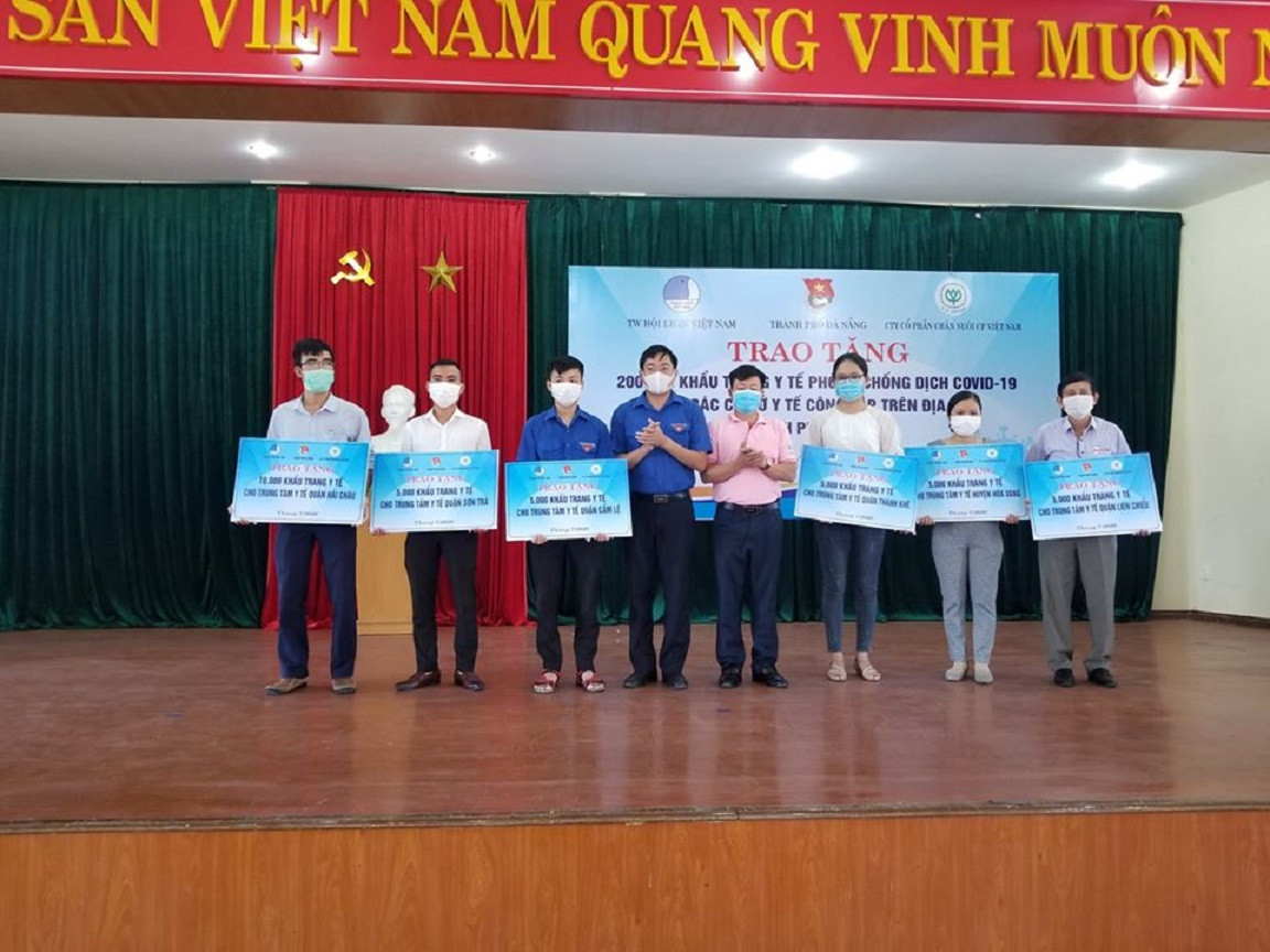 Tặng 300.000 khẩu trang cho Đà Nẵng ảnh 1