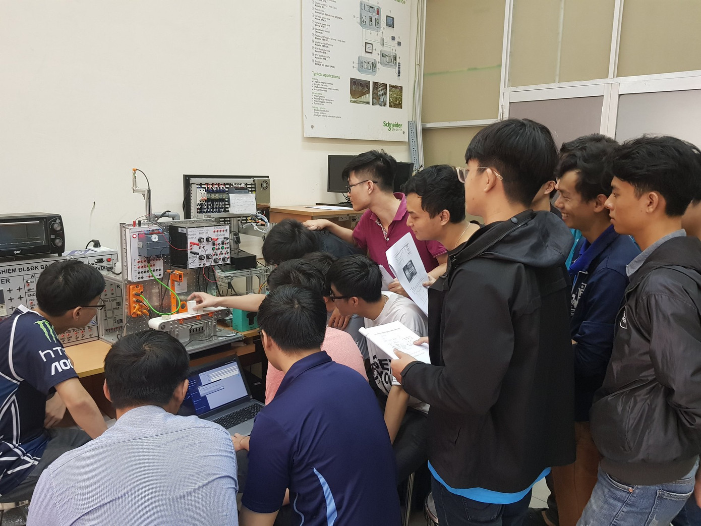 Ra mắt sân chơi cho sinh viên yêu thích ROV ảnh 1 Ra mắt sân chơi cho sinh viên yêu thích ROV ảnh 1