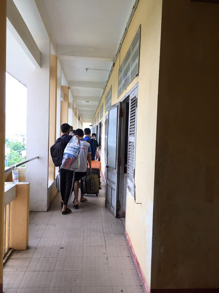 Sinh viên trường ĐH Sư phạm Kỹ thuật Đà Nẵng nhường ký túc xá làm khu cách ly ảnh 3