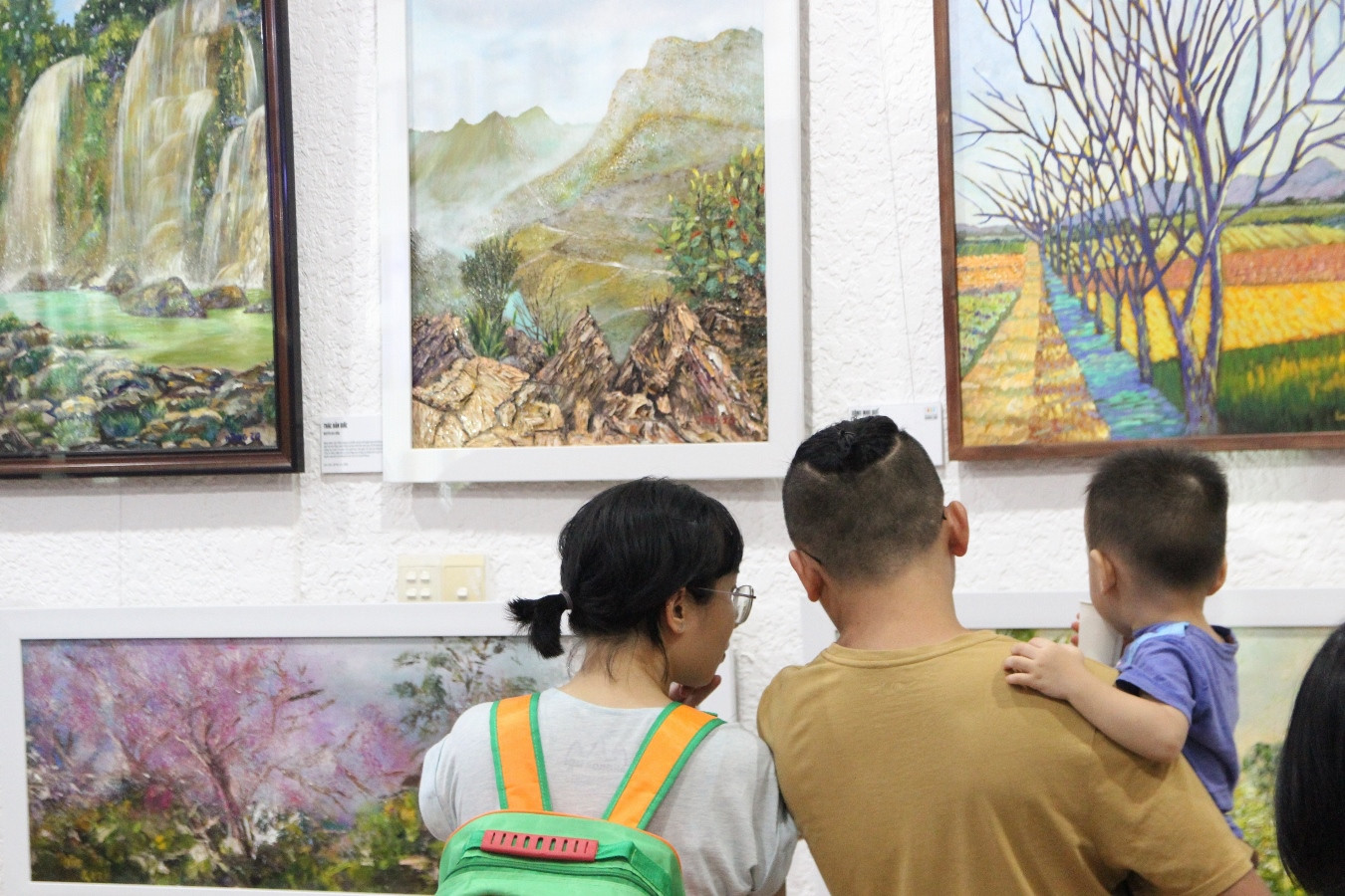 Bạn trẻ TP. HCM khám phá “Khoảng lặng” của người vẽ không chuyên ảnh 6