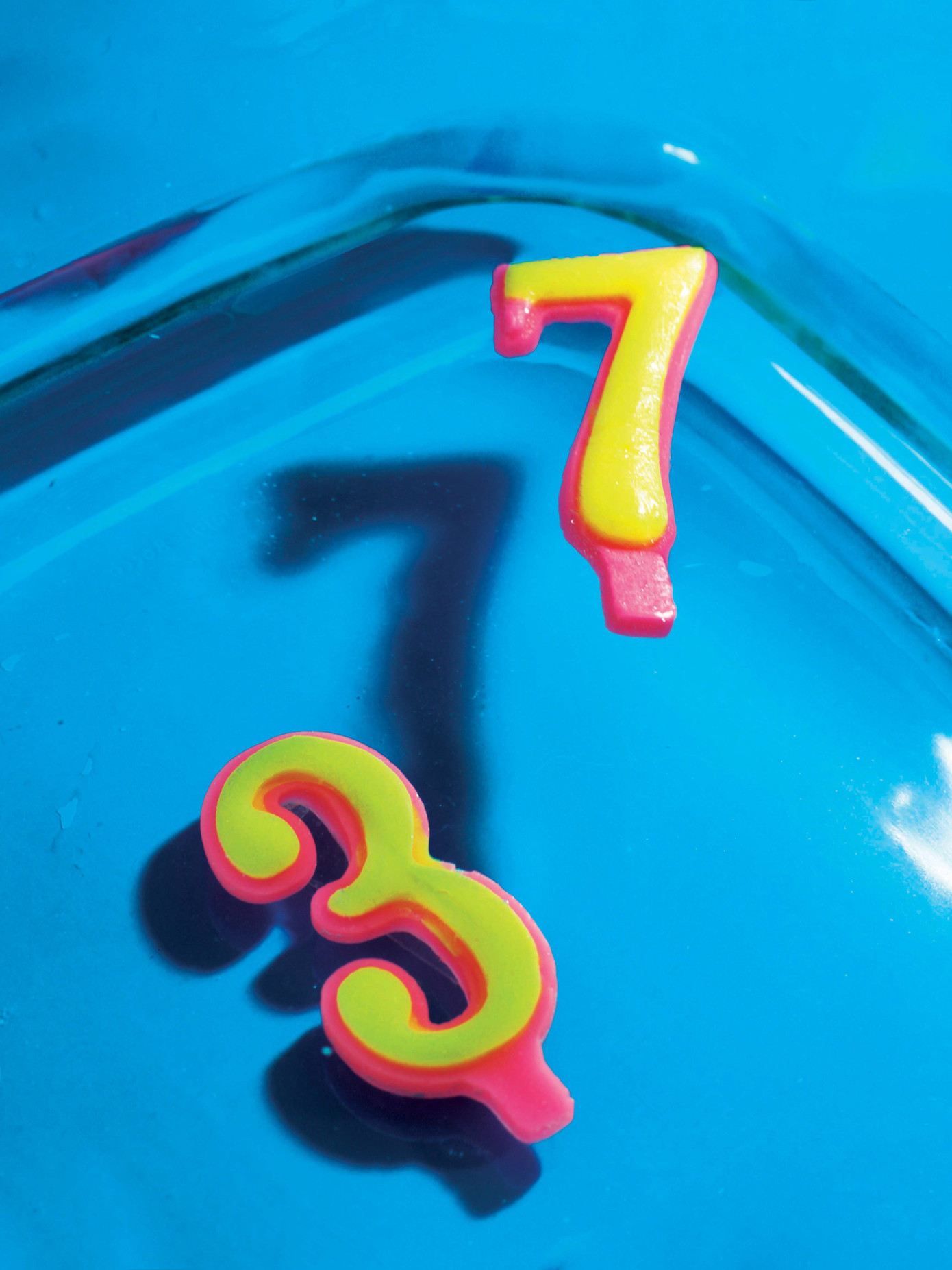 Hai bạn trẻ chụp hình… tục ngữ, thành ngữ ảnh 5