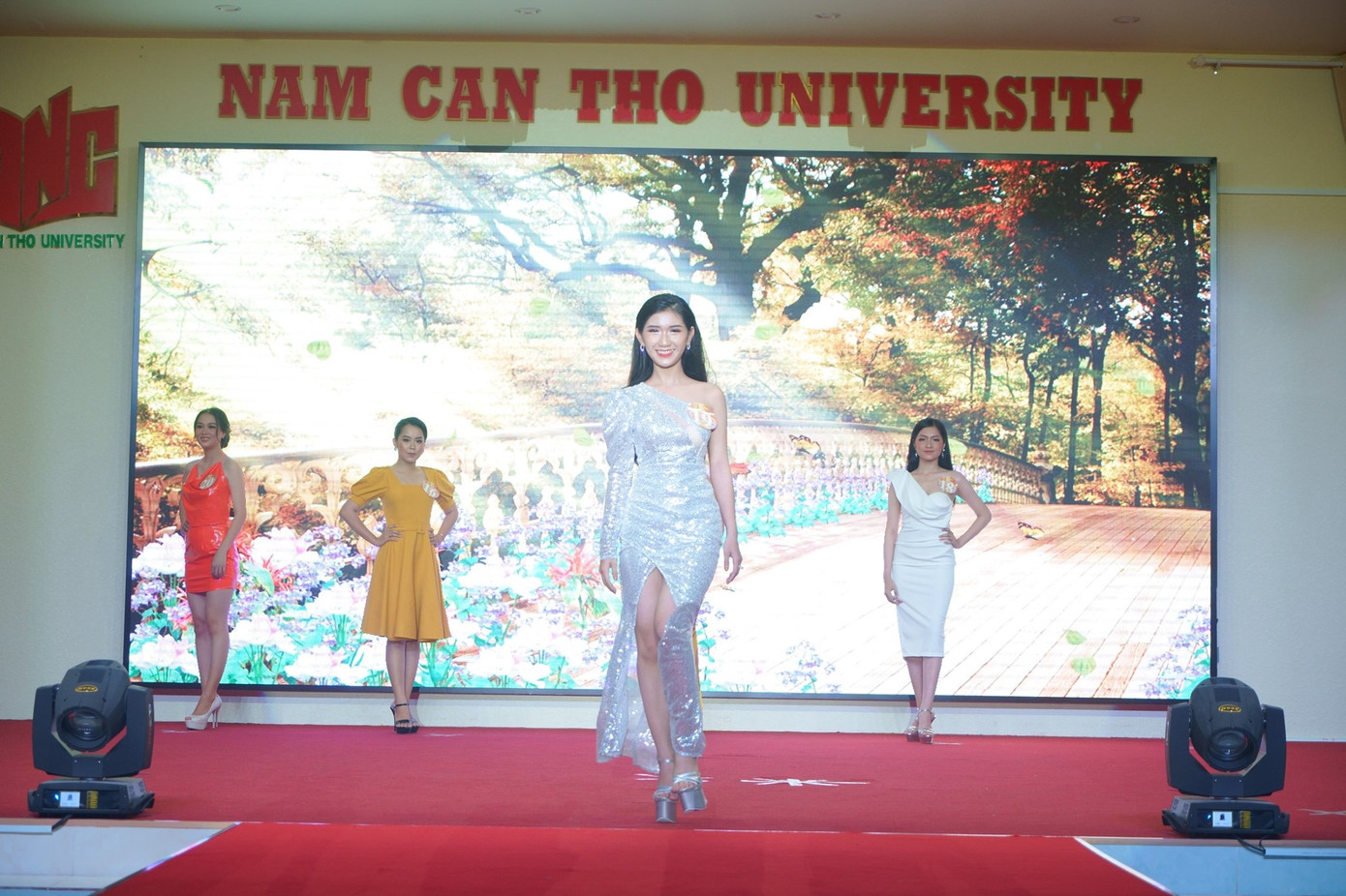 Lung linh nhan sắc nữ sinh viên “Hoa khôi ĐH Nam Cần Thơ 2020” ảnh 11