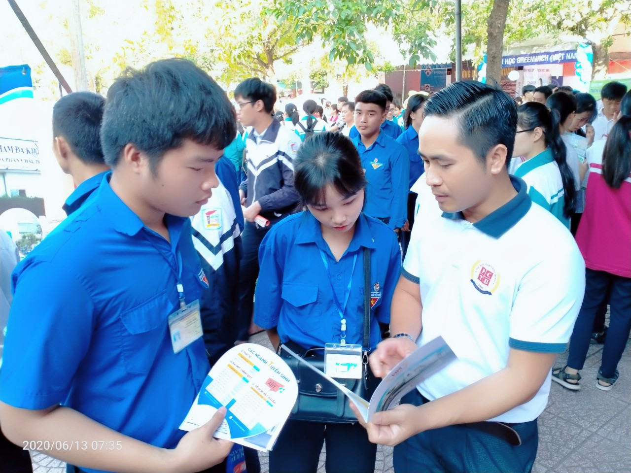 Nhiều trường đại học tăng chỉ tiêu xét tuyển cho thí sinh vùng bị ảnh hưởng dịch COVID-19 ảnh 1