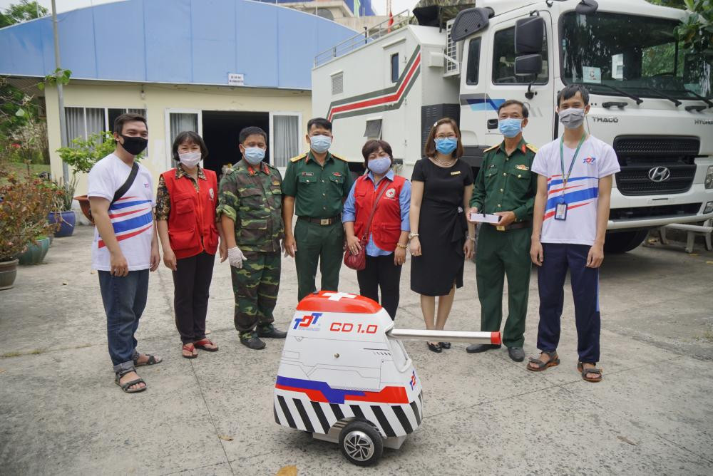 Robot CD 1.0 của trường ĐH Tôn Đức Thắng được “điều” đi chống COVID-19 ảnh 1