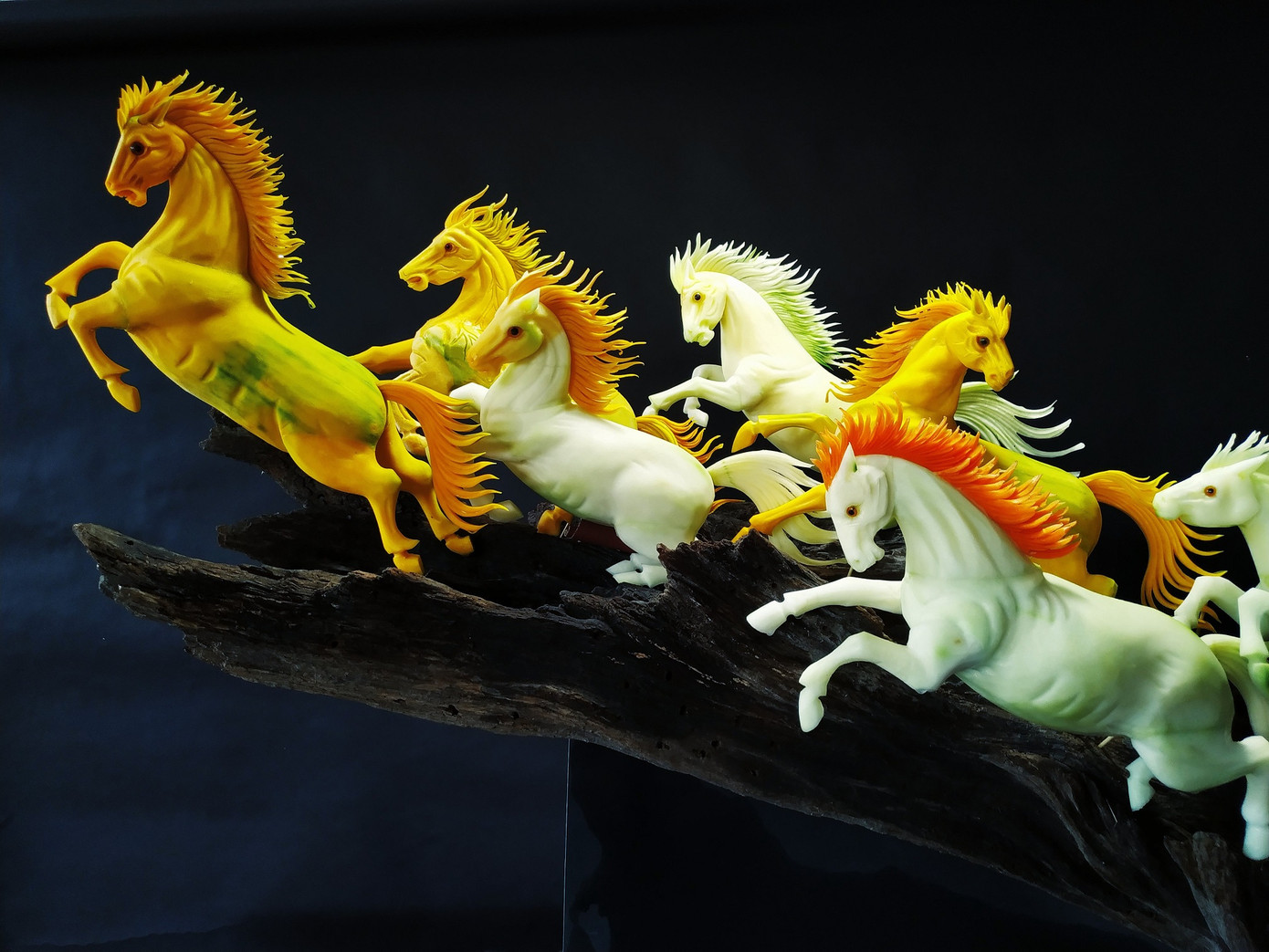 Chàng trai điêu khắc trên rau củ quả ảnh 6