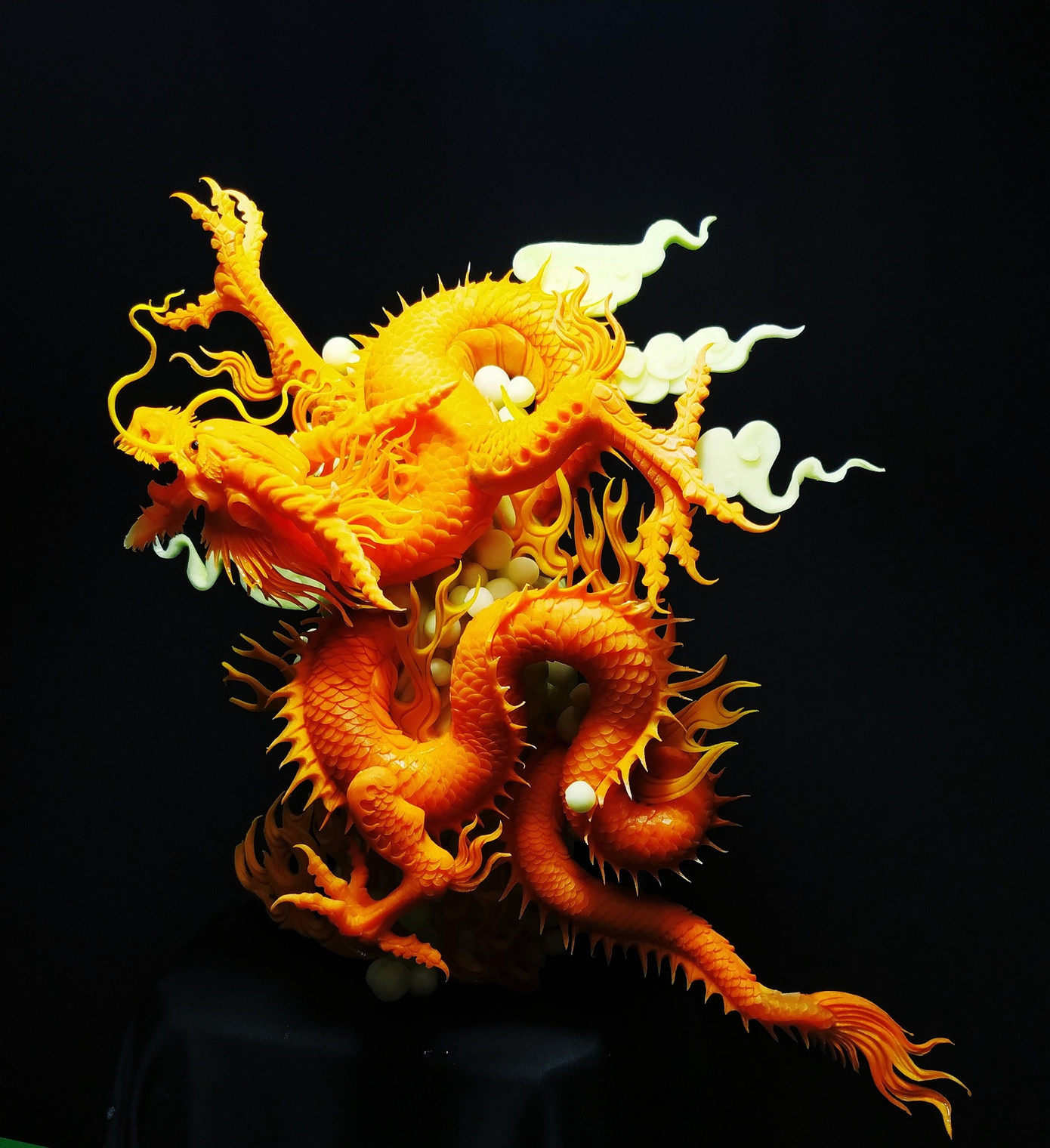 Chàng trai điêu khắc trên rau củ quả ảnh 5