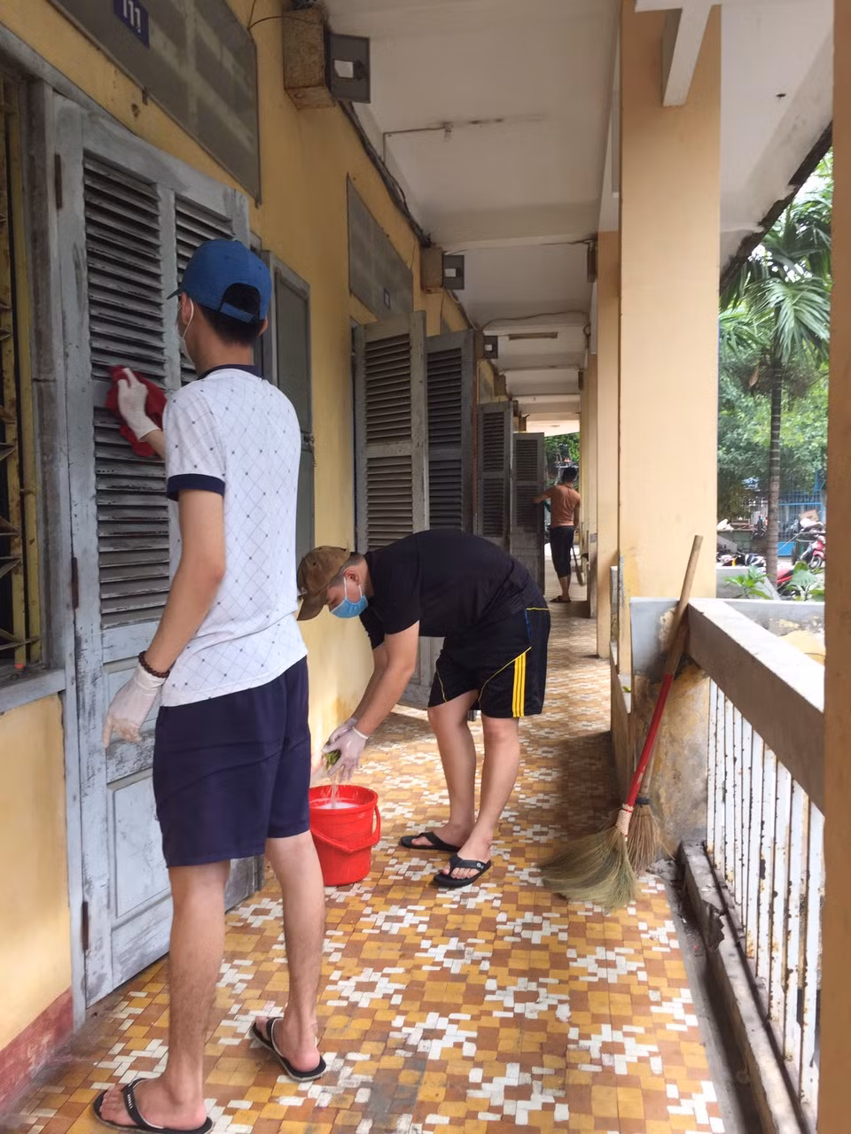 Sinh viên trường ĐH Sư phạm Kỹ thuật Đà Nẵng nhường ký túc xá làm khu cách ly ảnh 4