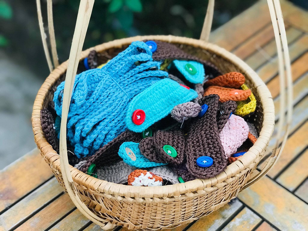 Những chiếc “tai giả” nối dài yêu thương gửi đến tuyến đầu chống COVID-19 ảnh 4