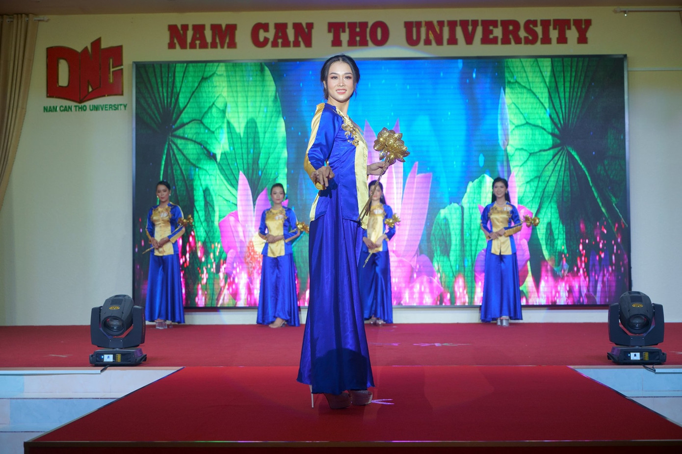 Lung linh nhan sắc nữ sinh viên “Hoa khôi ĐH Nam Cần Thơ 2020” ảnh 5