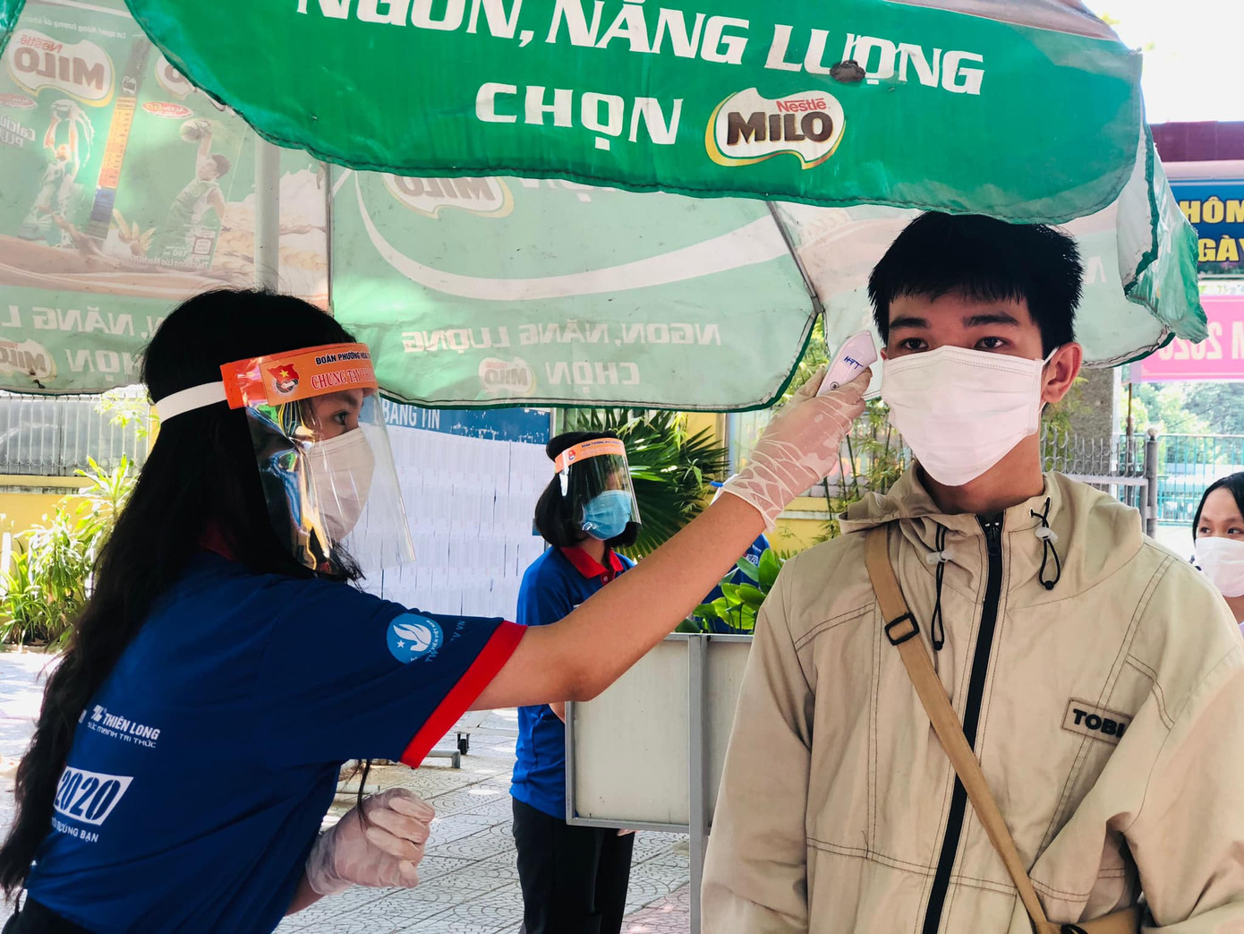 Sinh viên Đà Nẵng tiếp sức thí sinh THPT giữa mùa dịch COVID-19 ảnh 7