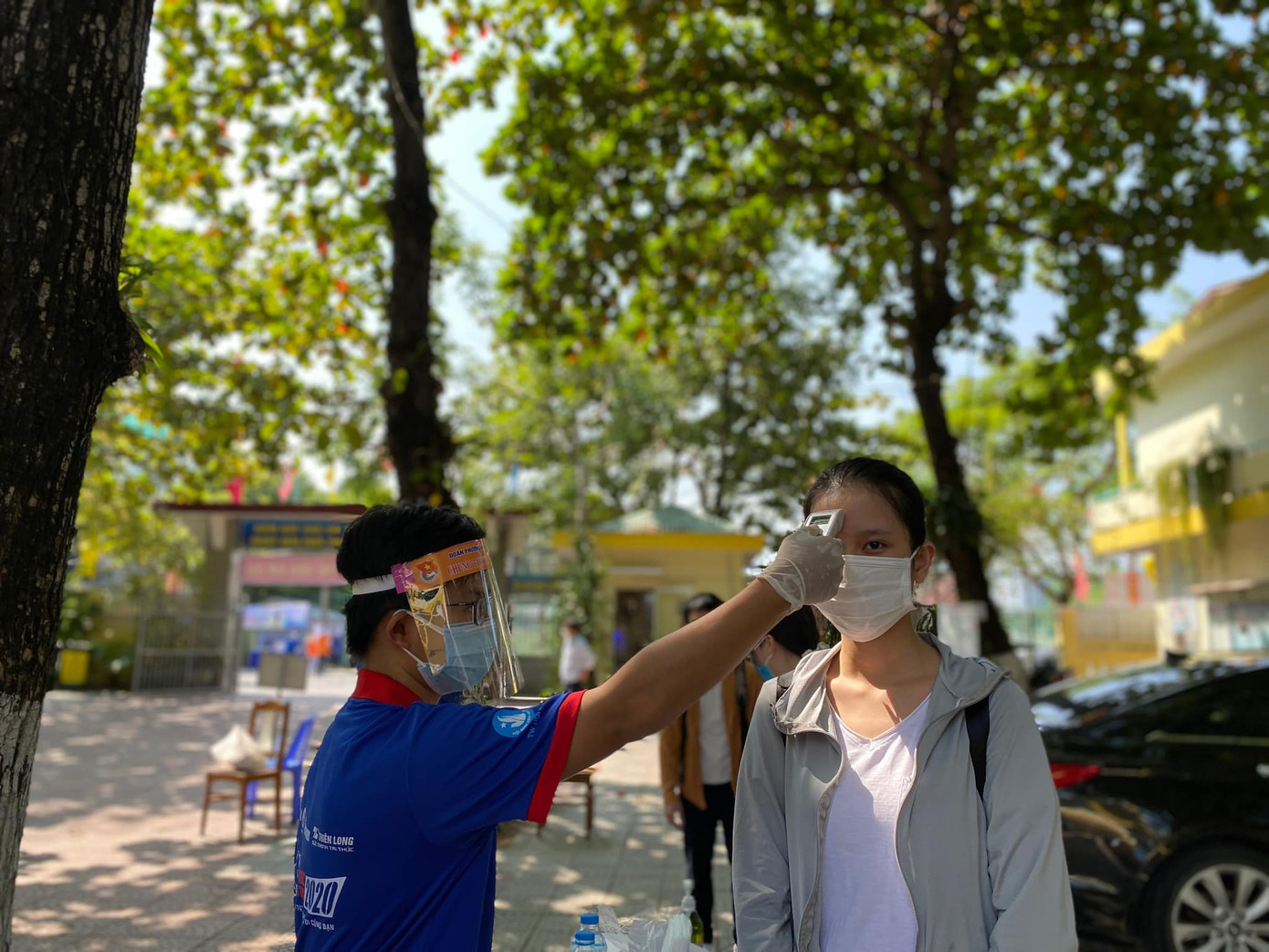 Sinh viên Đà Nẵng tiếp sức thí sinh THPT giữa mùa dịch COVID-19 ảnh 5