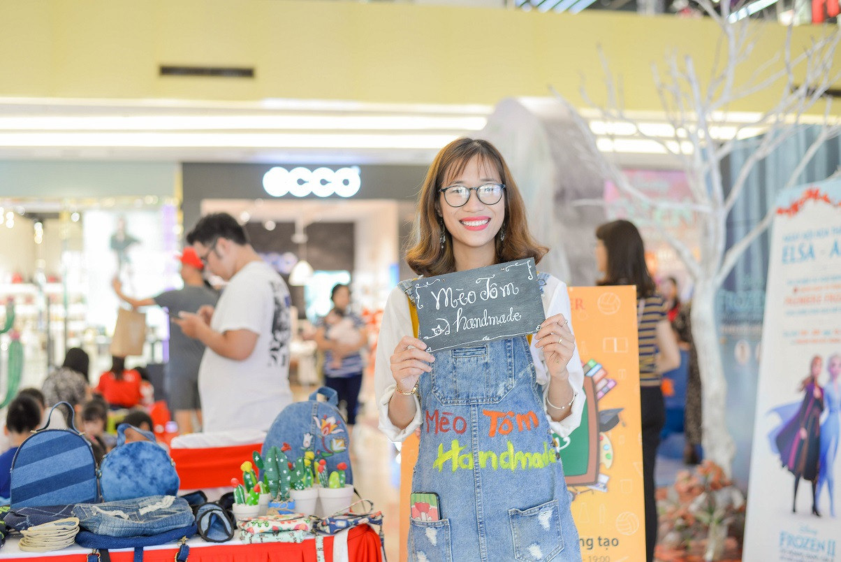 Sáng tạo “hand-made” từ những chiếc quần Jeans cũ ảnh 2 Sáng tạo “hand-made” từ những chiếc quần Jeans cũ ảnh 2