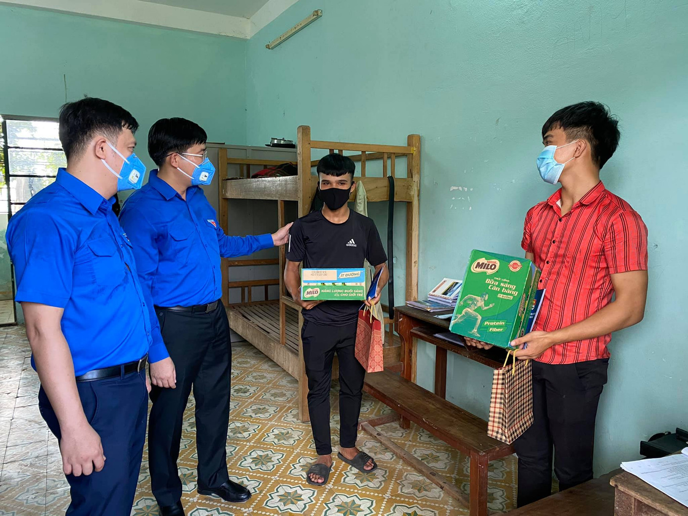 Sinh viên Đà Nẵng tiếp sức thí sinh THPT giữa mùa dịch COVID-19 ảnh 1