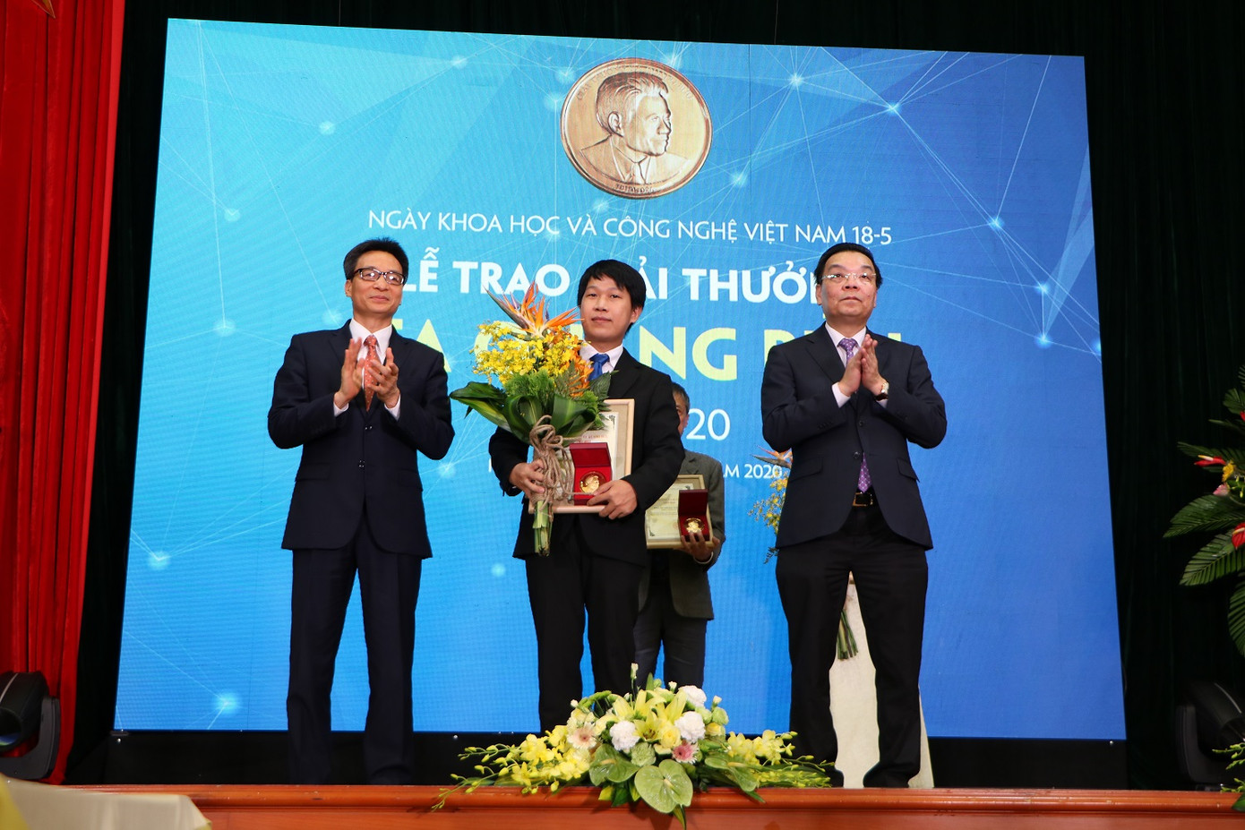 TS Nguyễn Trương Thanh Hiếu: Đi con đường khoa học bằng tuổi trẻ ảnh 1