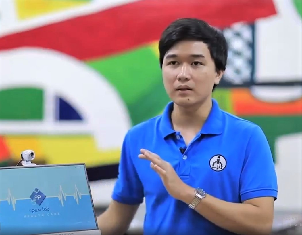 “Xin chào, tôi là robot hỗ trợ khám bệnh!” ảnh 2