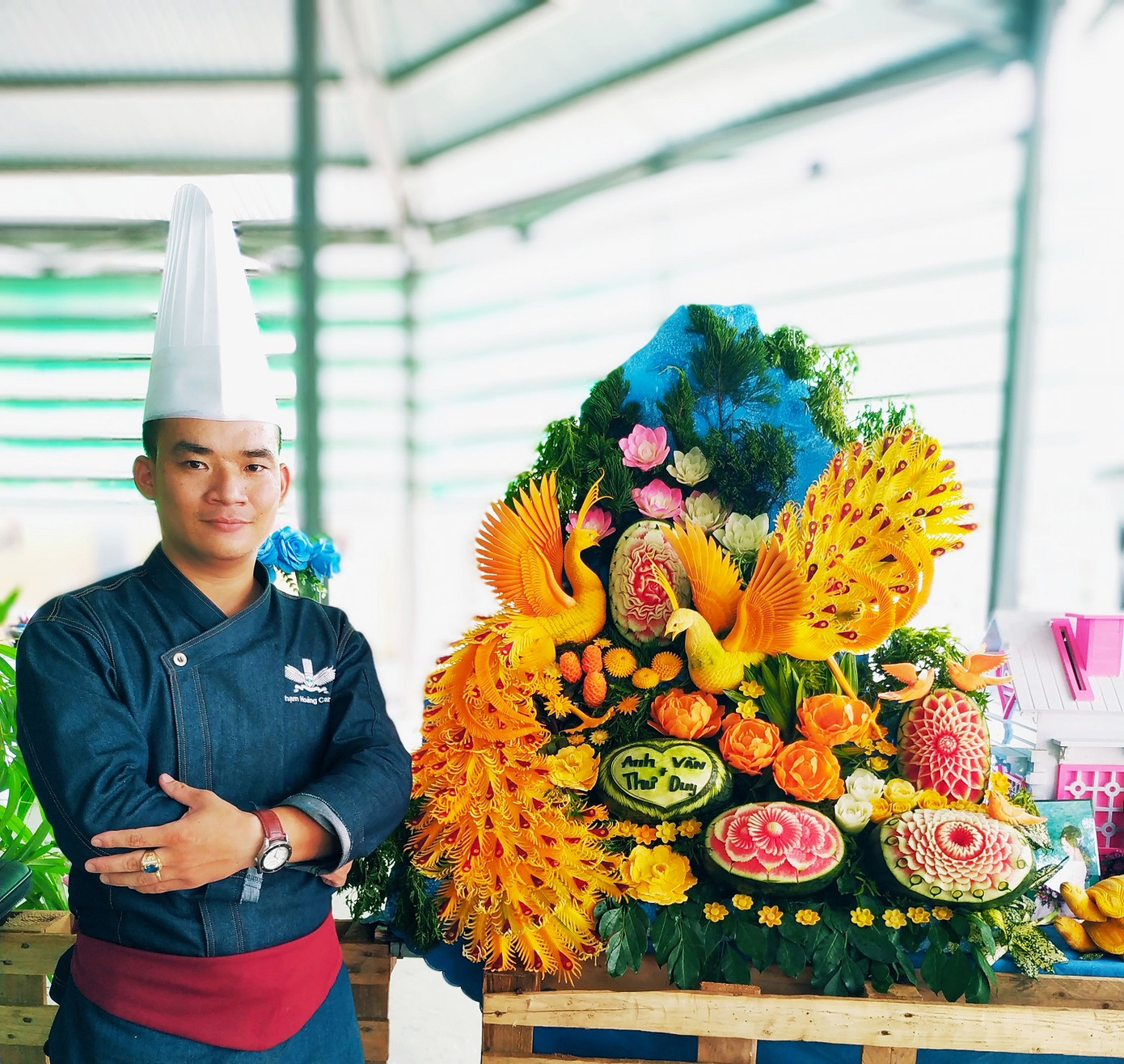 Chàng trai điêu khắc trên rau củ quả ảnh 2