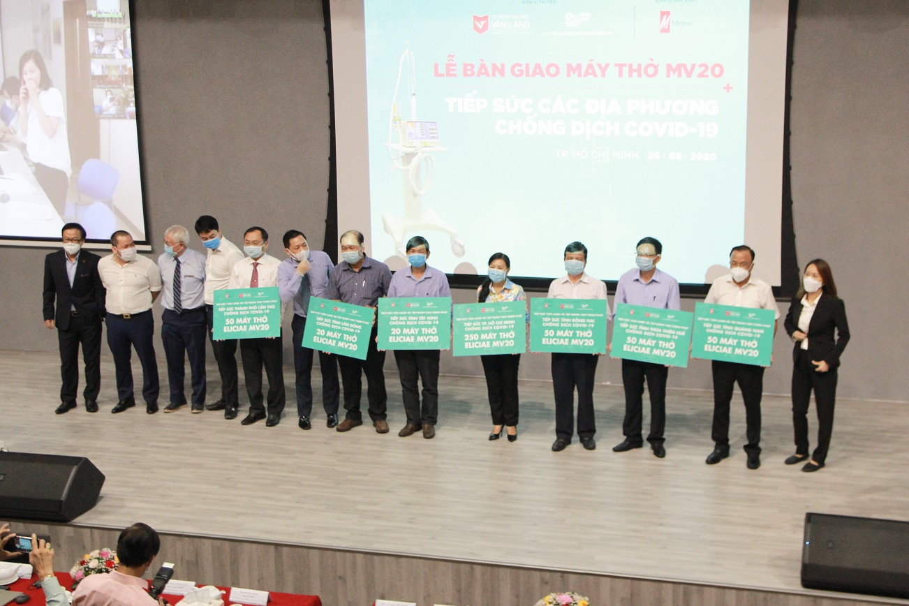 Trường ĐH Văn Lang tặng thêm 540 máy thở hỗ trợ điều trị COVID-19 ảnh 1