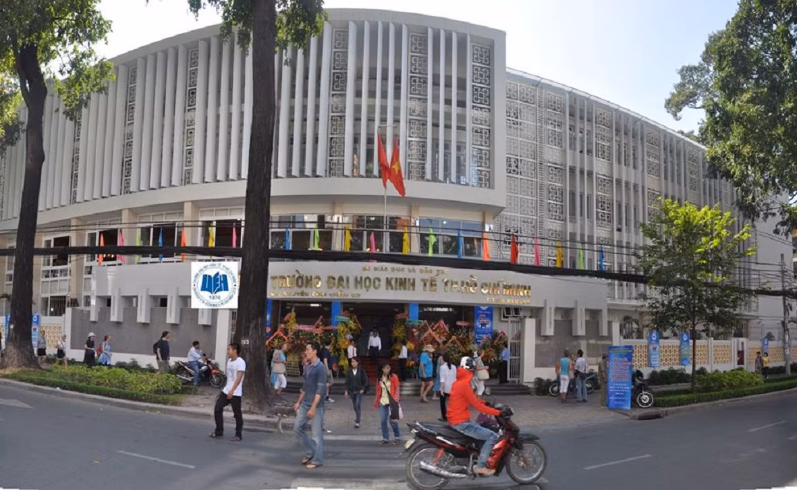 Sinh viên trường ĐH Kinh tế TP. HCM được nghỉ học 7 ngày để phòng dịch COVID-19 ảnh 1