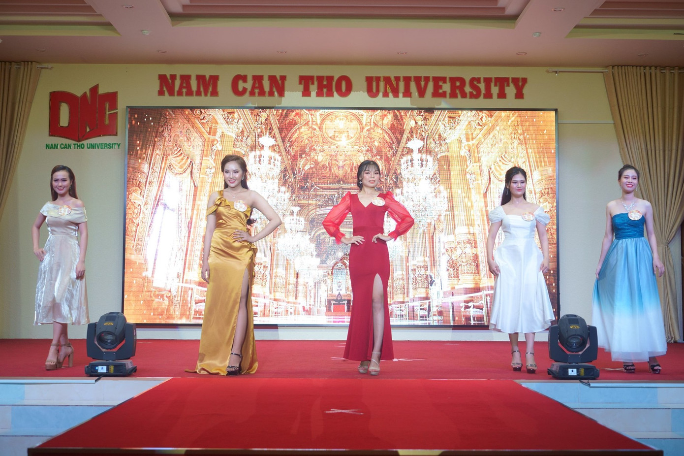 Lung linh nhan sắc nữ sinh viên “Hoa khôi ĐH Nam Cần Thơ 2020” ảnh 9