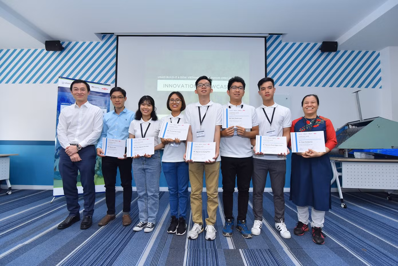 Sinh viên trường ĐH Bách khoa (ĐHQG TP. HCM) giành cú đúp eProjects ảnh 1