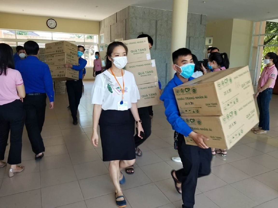 Tặng 300.000 khẩu trang cho Đà Nẵng ảnh 3
