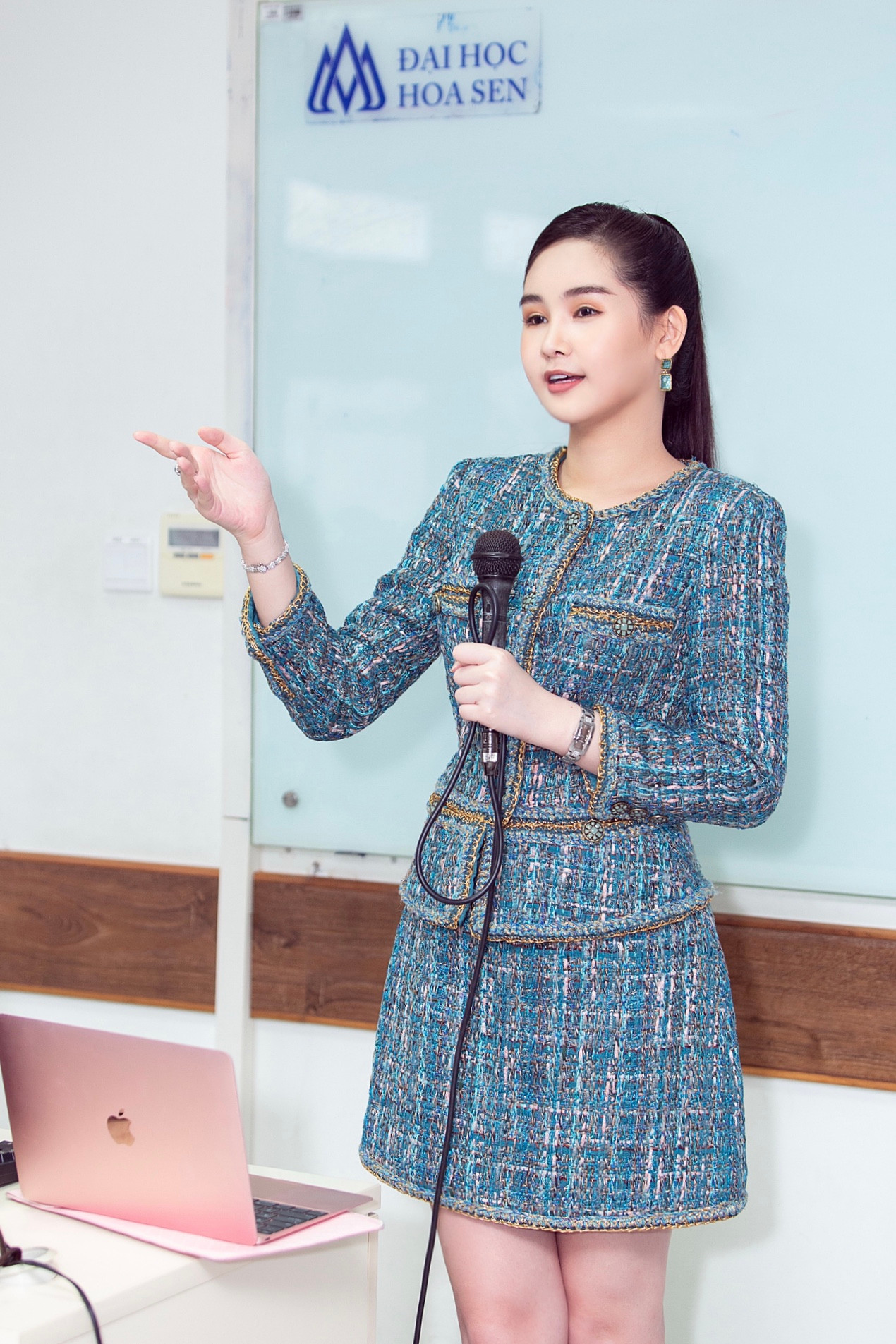 Lê Âu Ngân Anh: “Chọn con đường tri thức để mọi người thấy hình ảnh khác của mình” ảnh 2