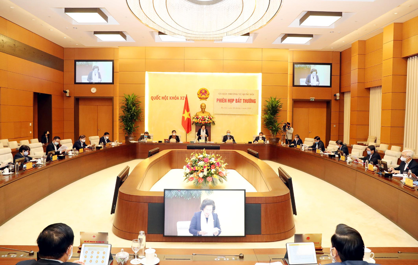 Thường vụ Quốc hội đồng ý gói hỗ trợ theo đề xuất của Chính phủ ảnh 1