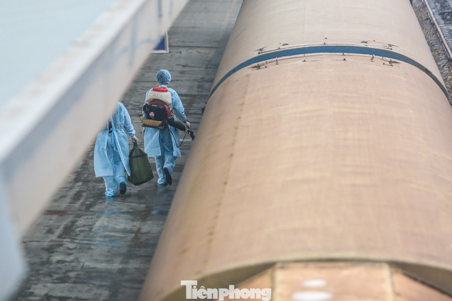 Phòng virus corona, đường sắt Hà Nội khử trùng toàn bộ toa tàu ảnh 12