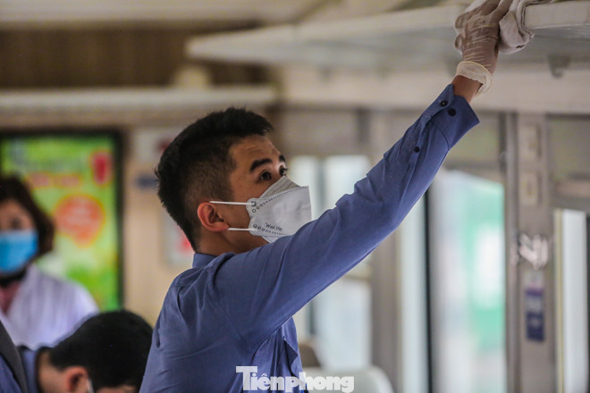Phòng virus corona, đường sắt Hà Nội khử trùng toàn bộ toa tàu ảnh 8