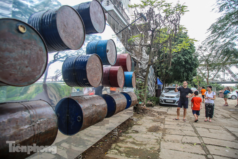 'Chế tác' khu bãi rác Phúc Tân thành không gian nghệ thuật từ phế liệu ảnh 8
