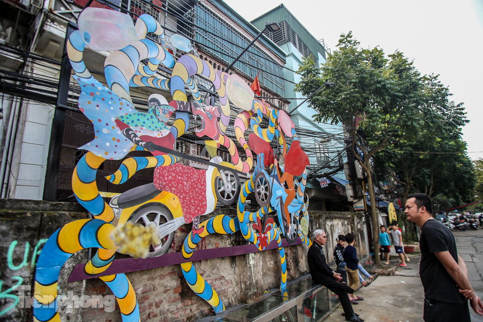 'Chế tác' khu bãi rác Phúc Tân thành không gian nghệ thuật từ phế liệu ảnh 2