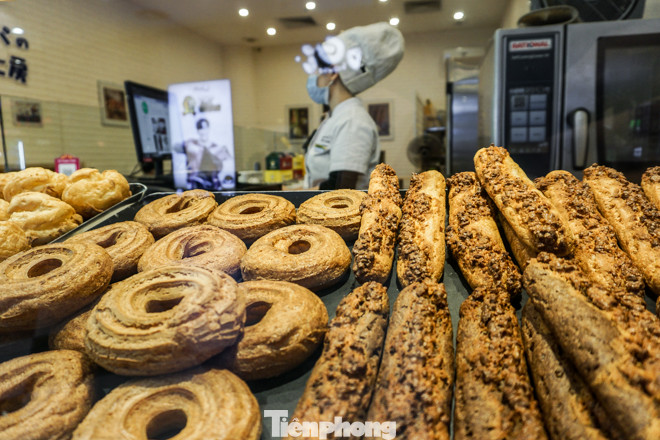 Trung tâm thương mại 'vắng như chùa bà đanh' thời virus corona ảnh 6