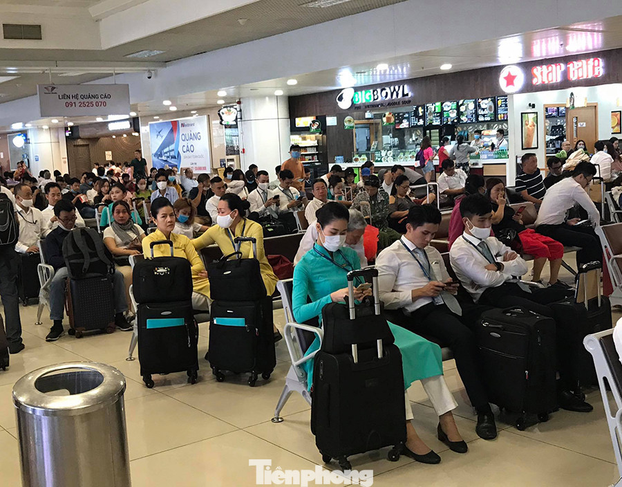 Máy bay hạ cánh trượt, Tân Sơn Nhất đóng cửa, nhiều sân bay náo loạn 'tắc' theo ảnh 6