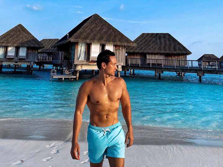 Hồ Ngọc Hà diện bikini sexy, khoe vòng ba căng mẩy tại Maldives ảnh 7